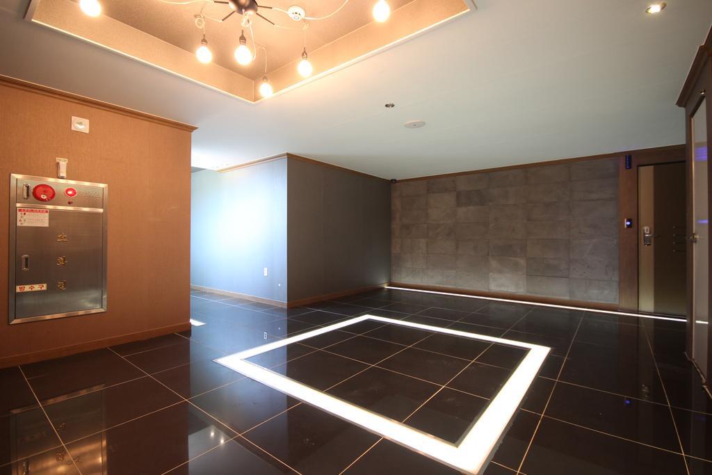 Hotel Well Busan Bagian luar foto