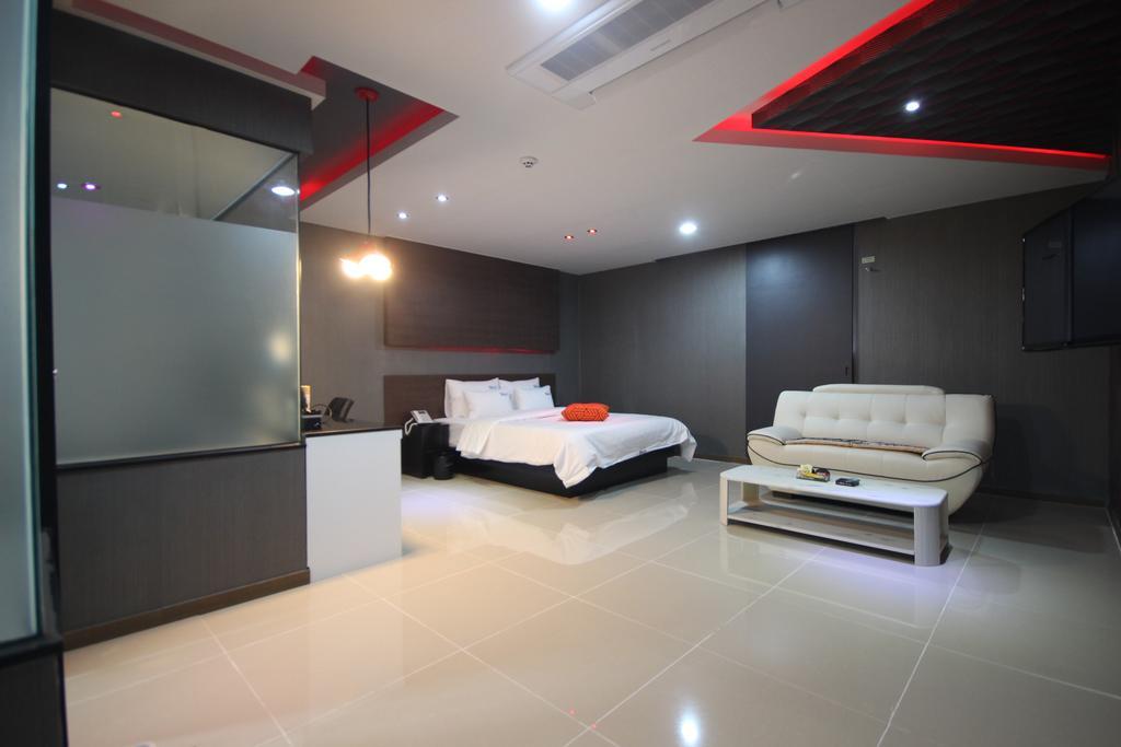 Hotel Well Busan Bagian luar foto