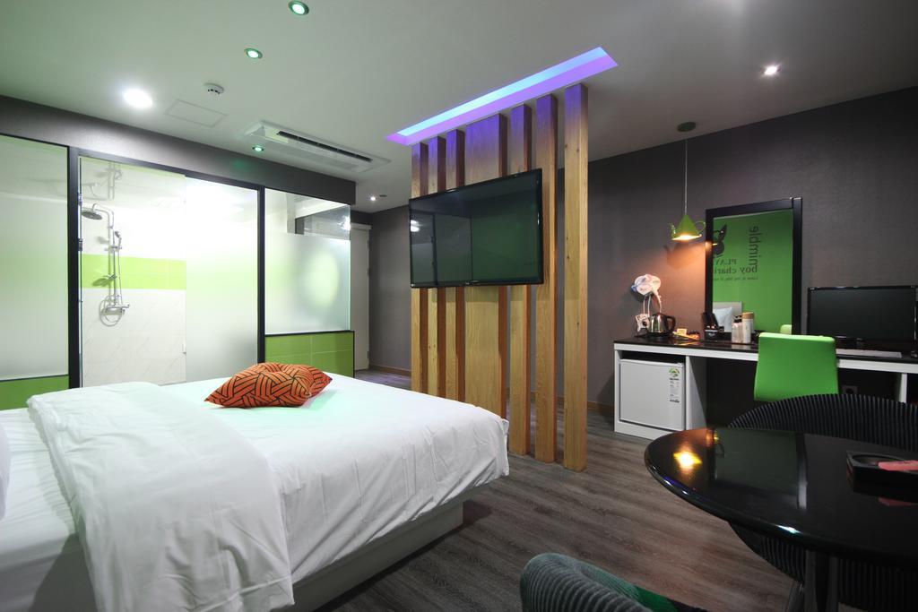 Hotel Well Busan Bagian luar foto