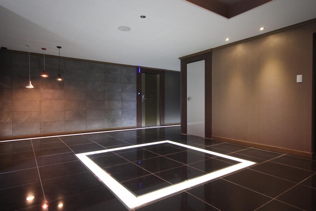 Hotel Well Busan Bagian luar foto