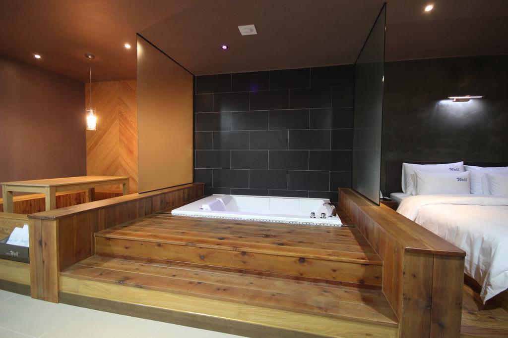Hotel Well Busan Bagian luar foto