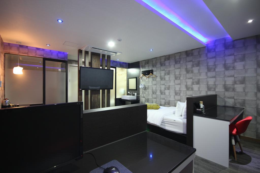 Hotel Well Busan Bagian luar foto