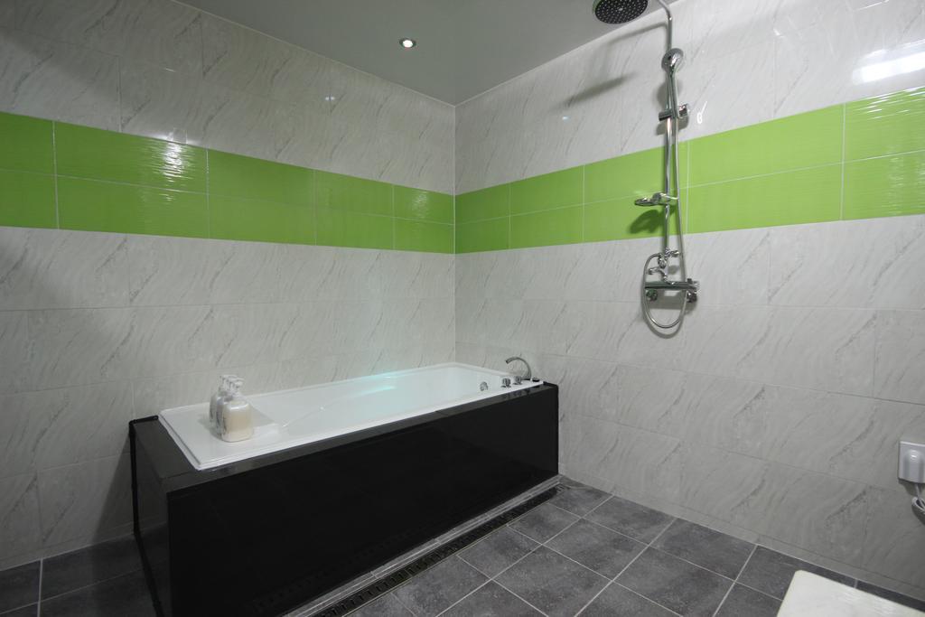 Hotel Well Busan Bagian luar foto