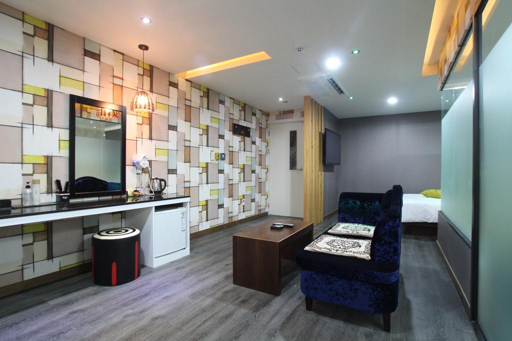 Hotel Well Busan Bagian luar foto