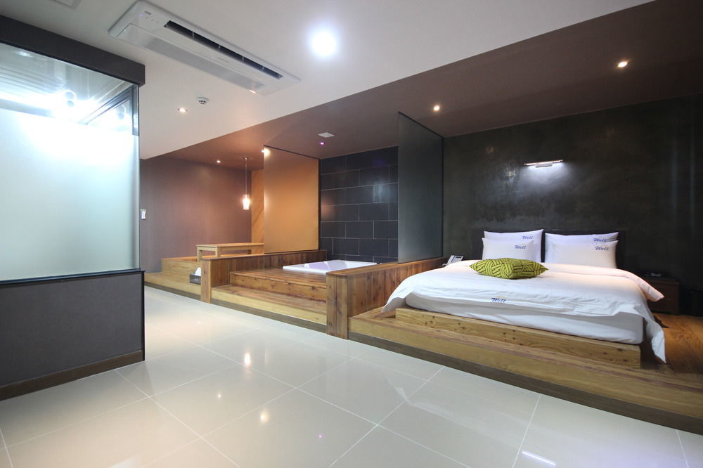 Hotel Well Busan Bagian luar foto