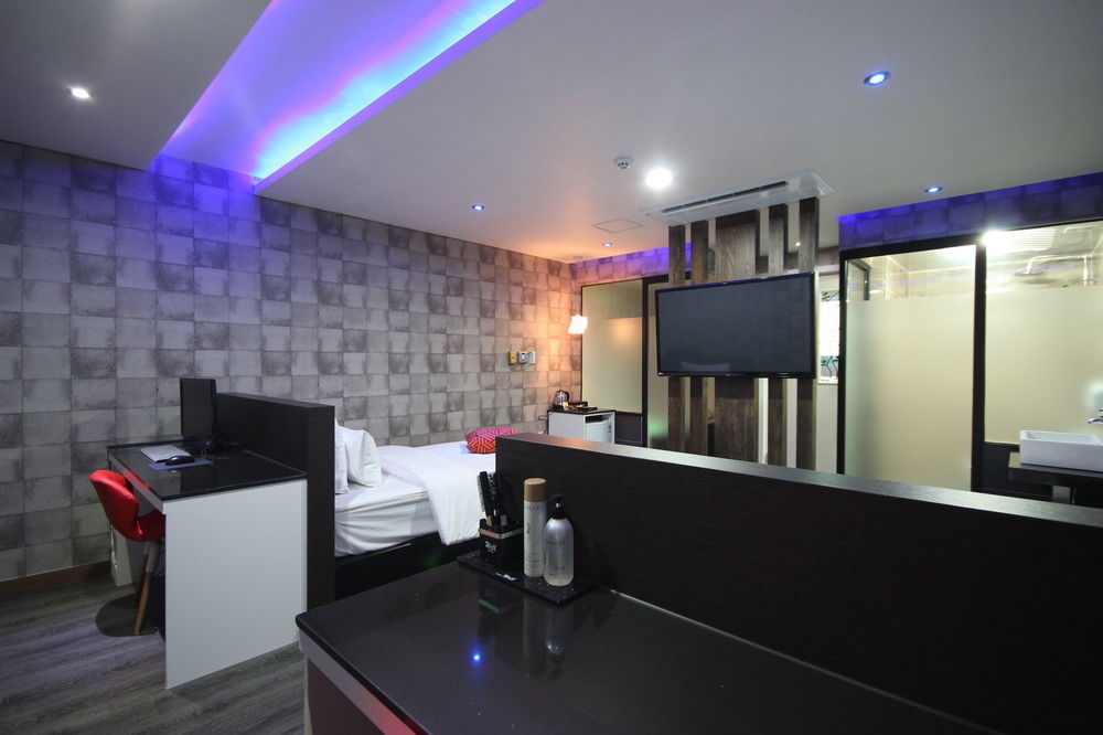 Hotel Well Busan Bagian luar foto